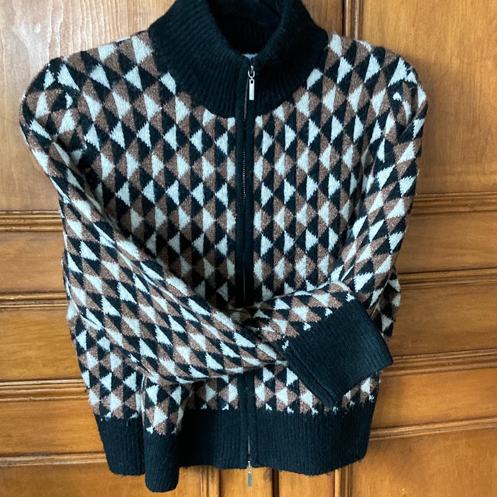 Geometric Patterned Jacket - Picture 6 of 6
